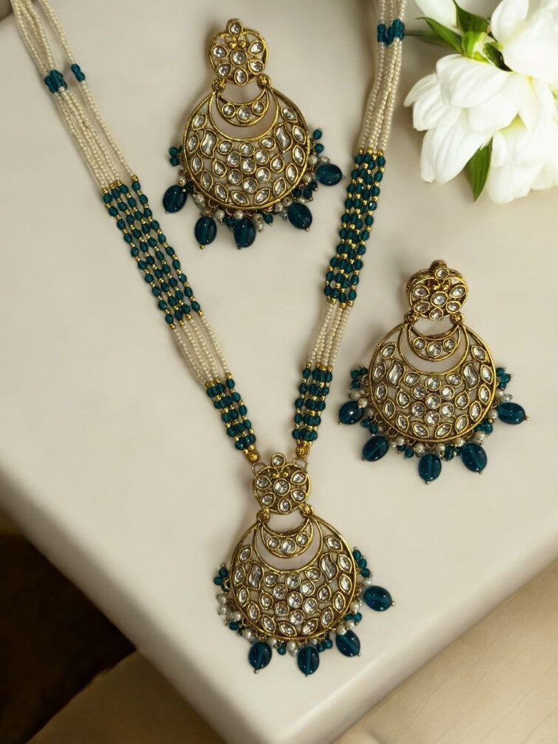 WHITE AND GREEN MALA WITH KUNDAN PENDENT WITH HANGING GREEN BEADS AND MATCHING EARRING