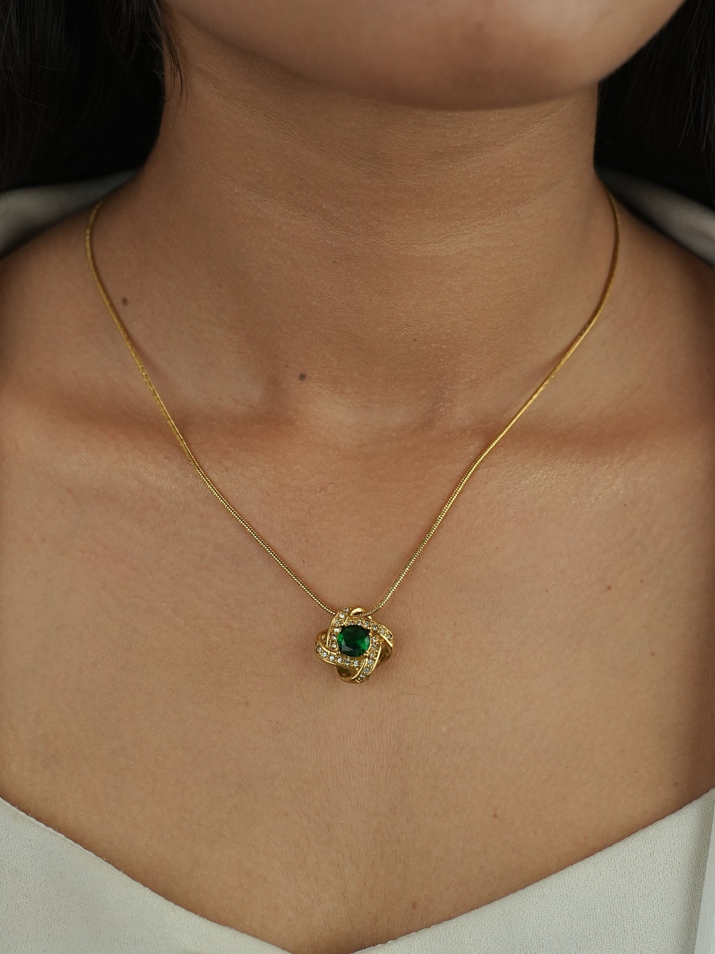 GREEN BIG DIAMOND AROUND TINY DIAMOND WITH GOLDEN CHAIN
