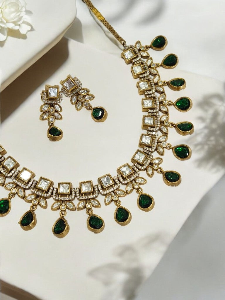 DIAMOND AND KUNDAN NECKLACE WITH GREEN HANGING STONE AND EARRING