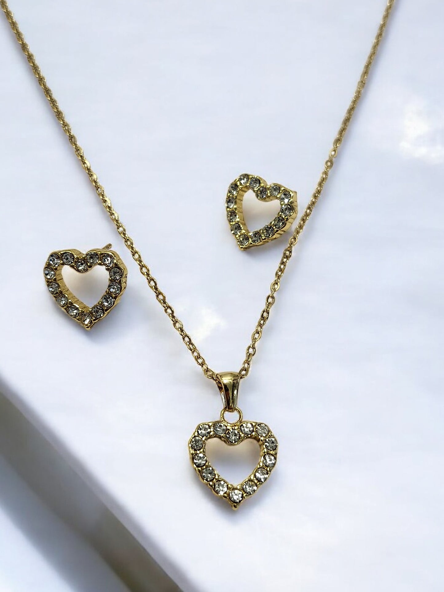 GOLDEN DIAMOND HEART PENDENT, EARRING AND CHIAN