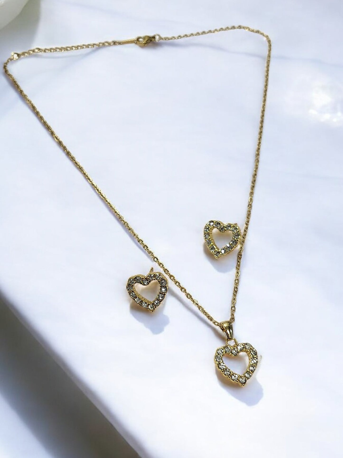 GOLDEN DIAMOND HEART PENDENT, EARRING AND CHIAN