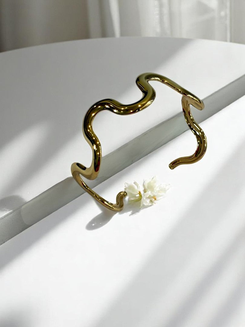 GOLDEN KALEB BRACELET (CUFF)