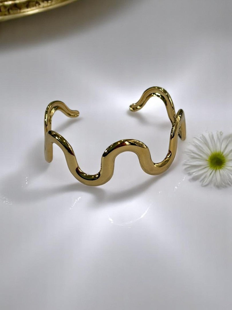 GOLDEN KALEB BRACELET (CUFF)