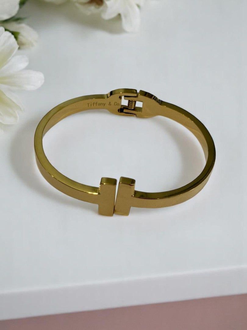 GOLDEN TIFFANY SQUARE T ELLIS BRACELET (CUFF)