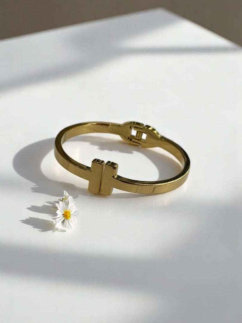 GOLDEN TIFFANY SQUARE T ELLIS BRACELET (CUFF)