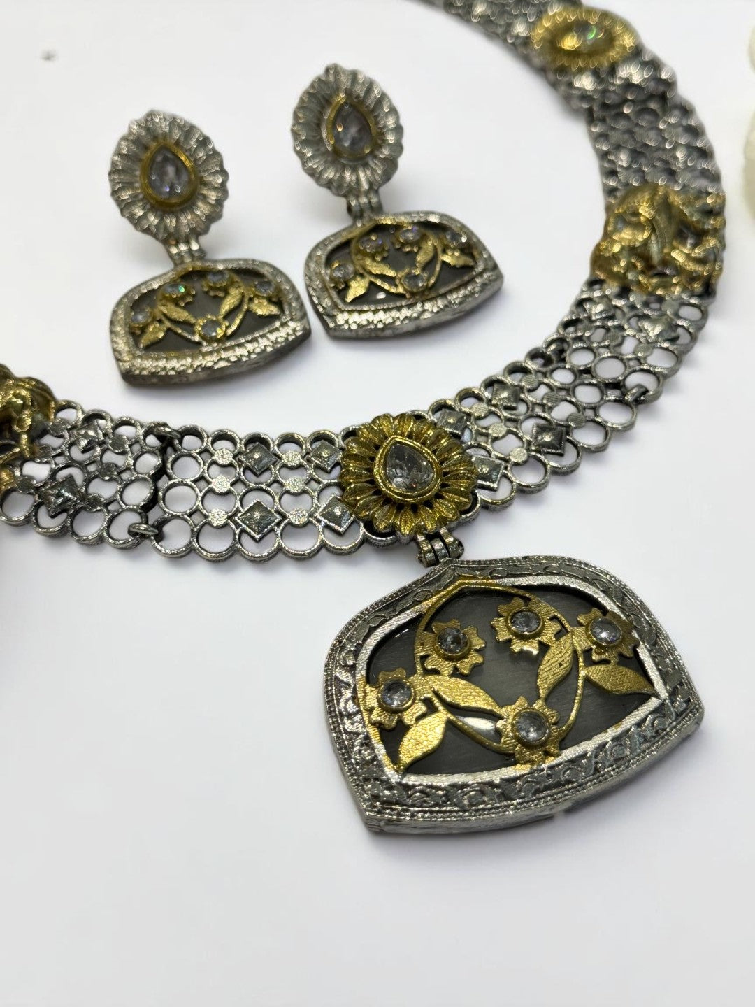 WHITE OSHMA GERMAN SILVER JEWELLERY SET