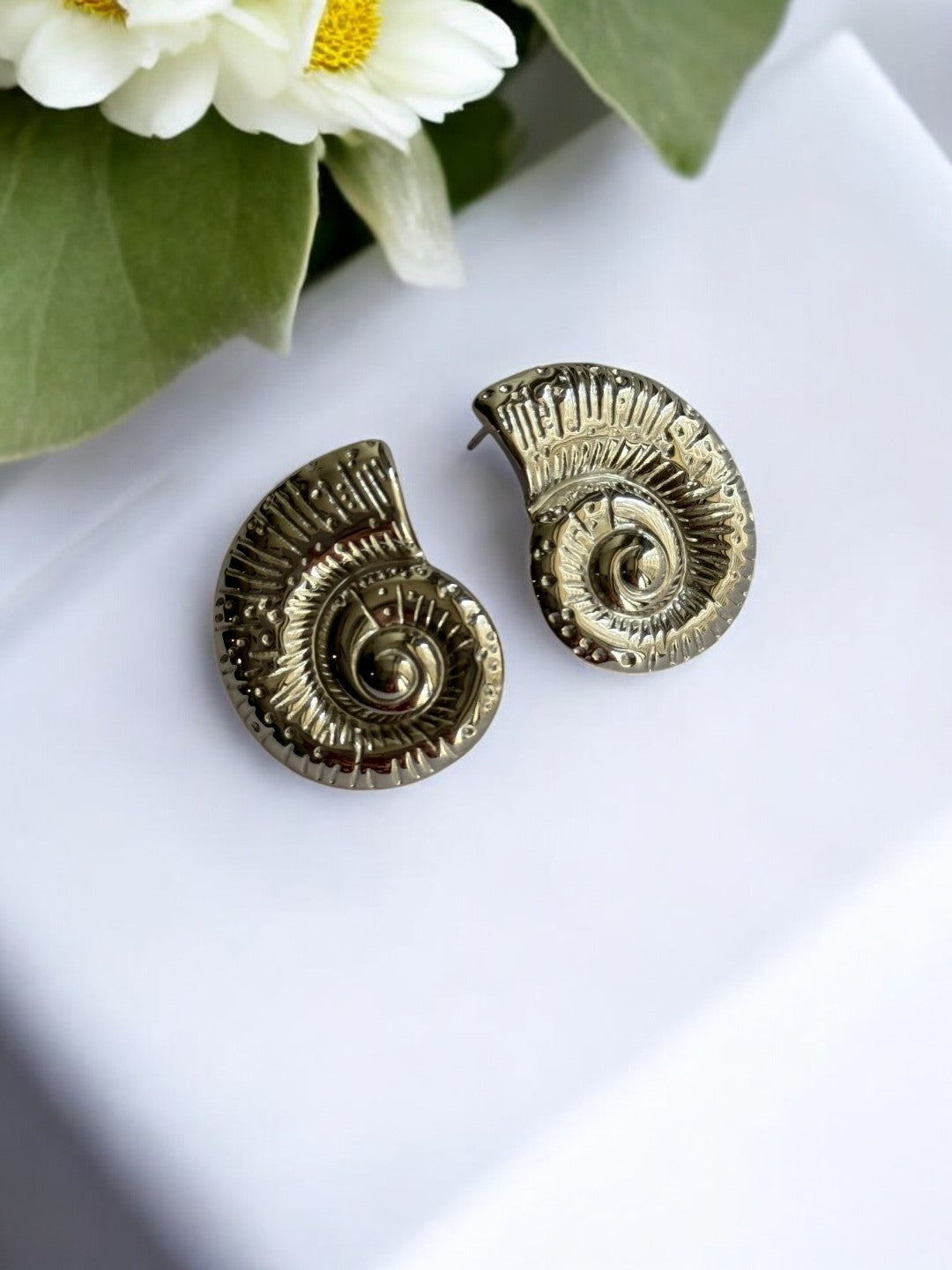 SILVER SNAIL JIYANSHI EARRINGS