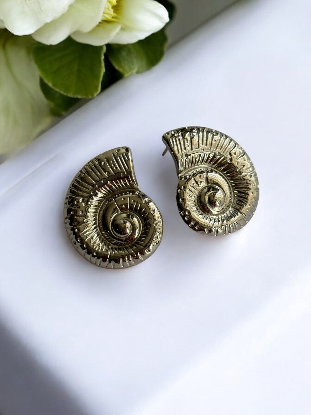 SILVER SNAIL JIYANSHI EARRINGS