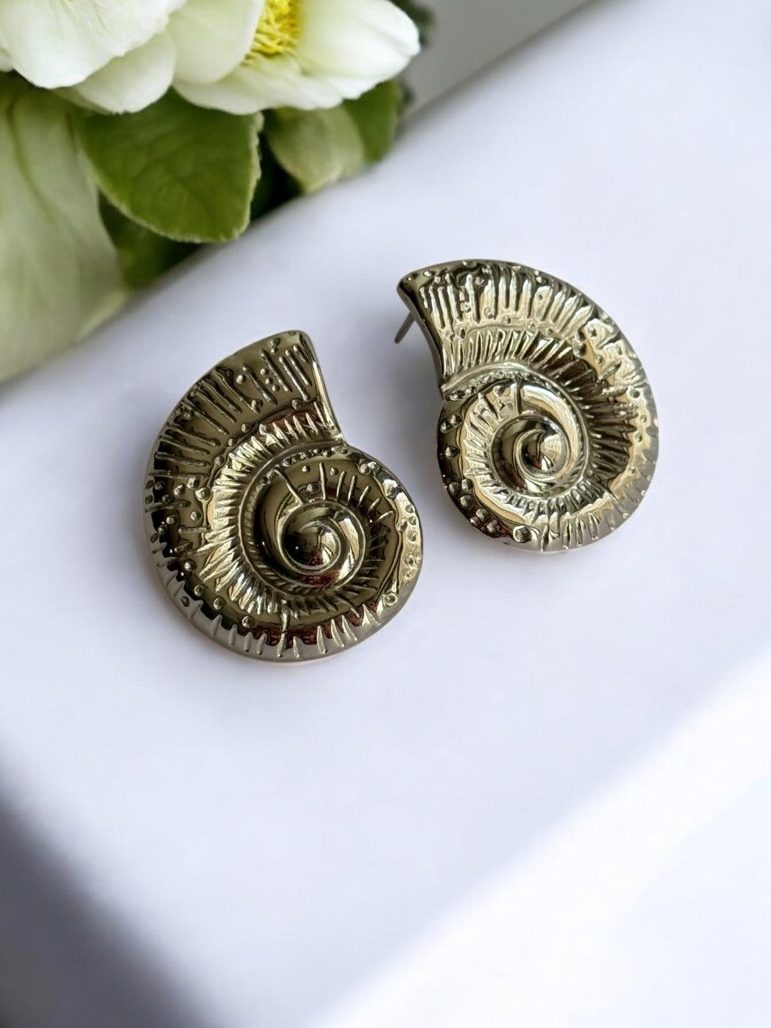 SILVER SNAIL JIYANSHI EARRINGS