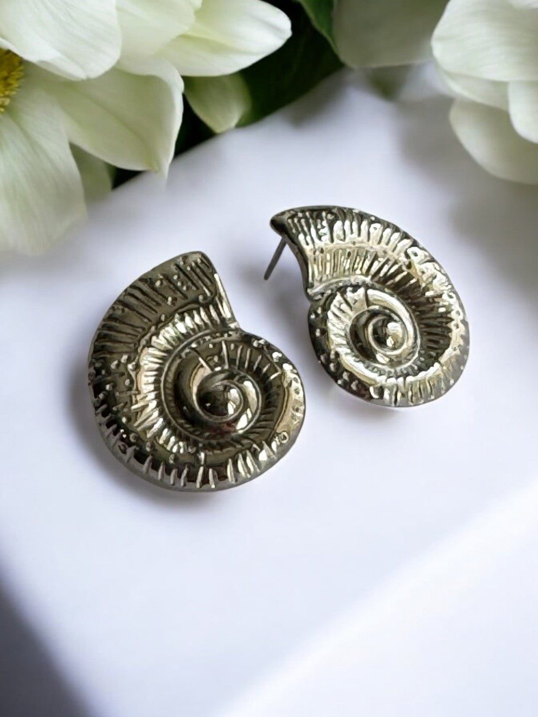 SILVER SNAIL JIYANSHI EARRINGS