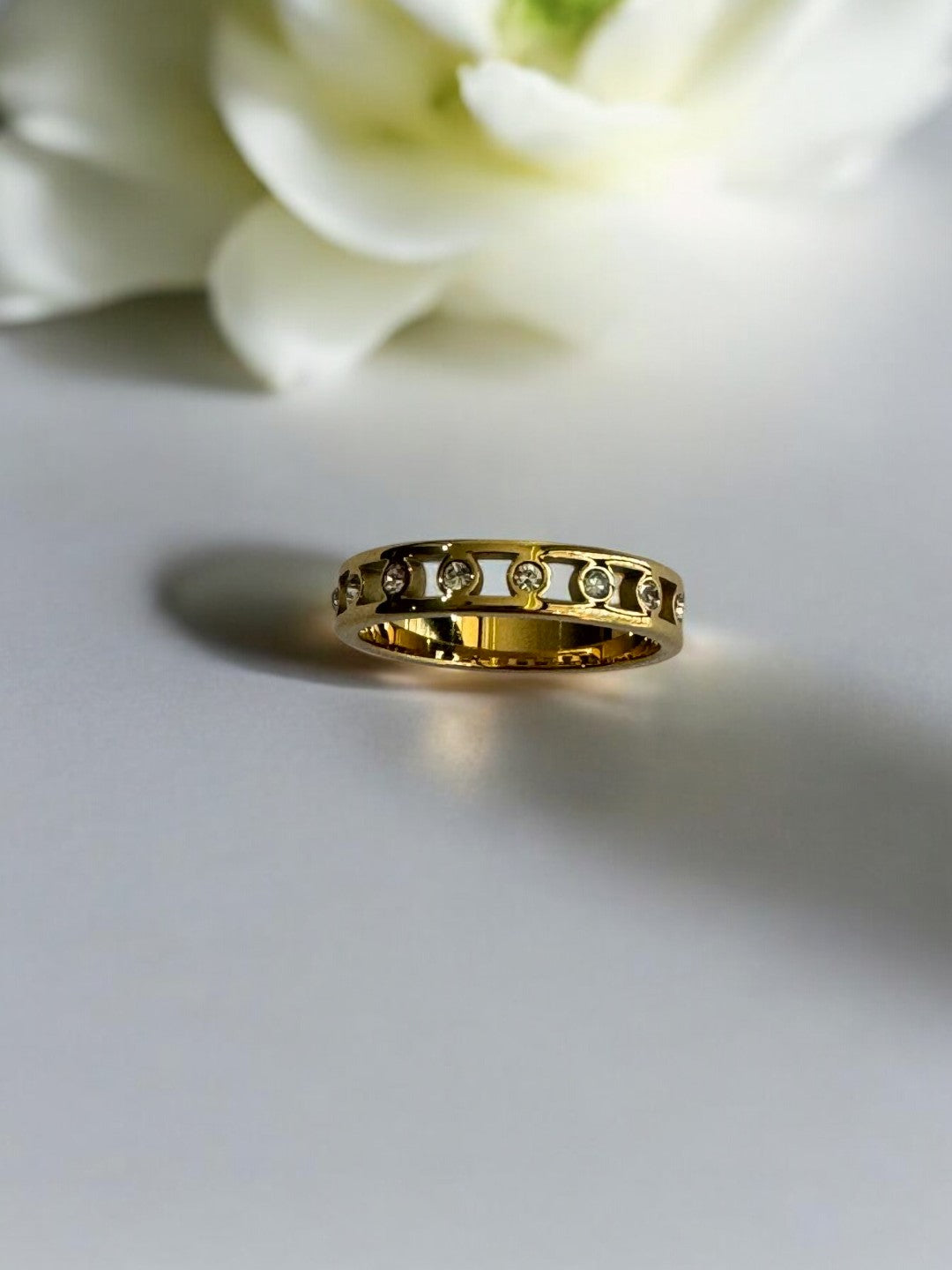 GOLD DIAMOND ASHRIK RING