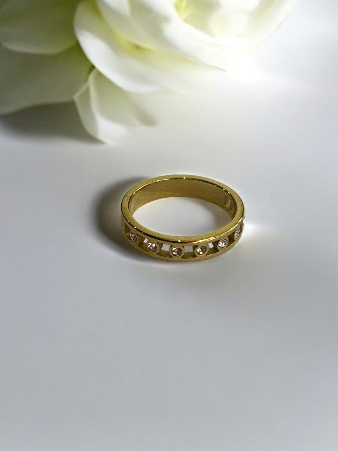 GOLD DIAMOND ASHRIK RING