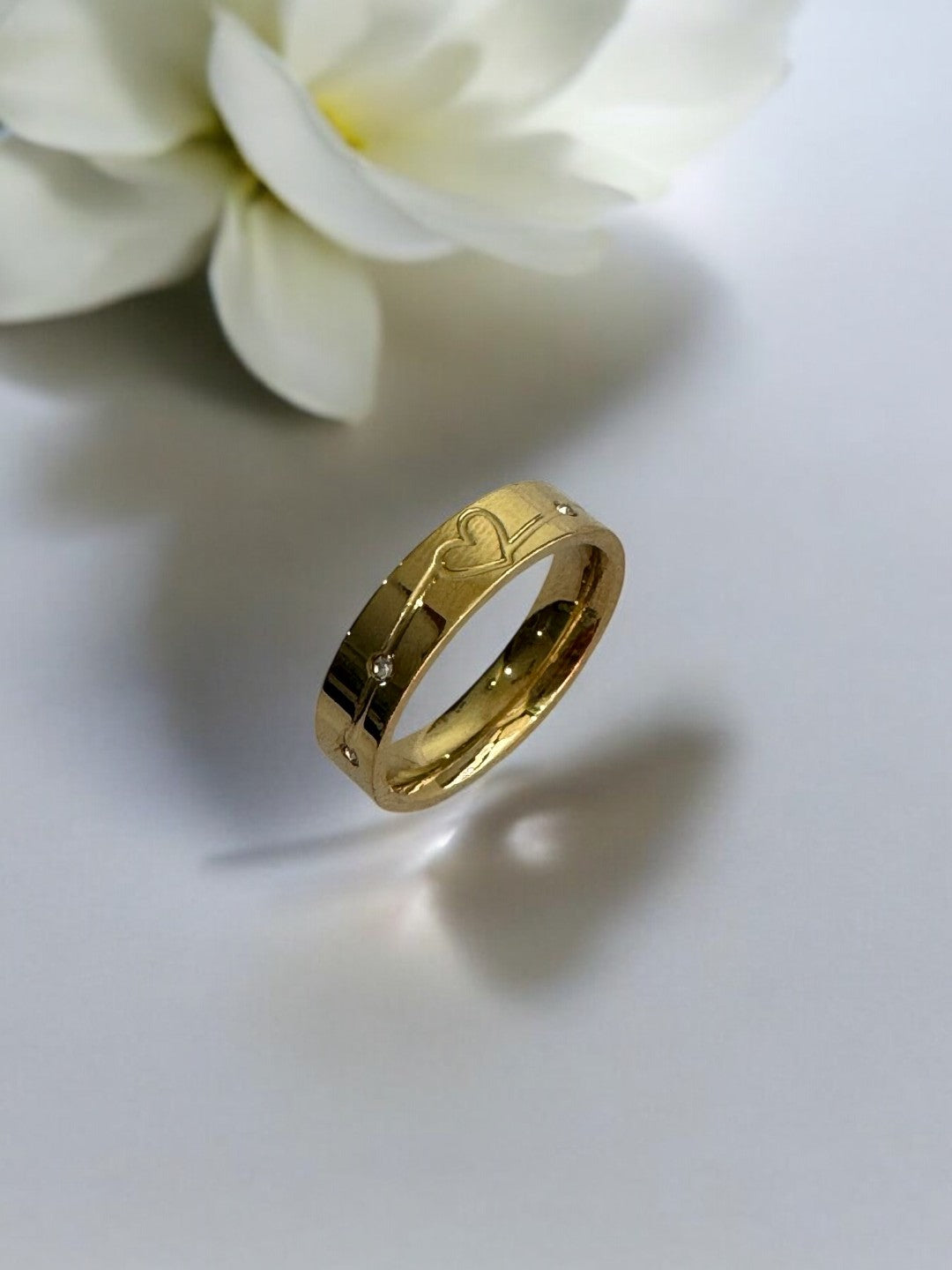 GOLD DIAMOND HEART MISHRIE RING