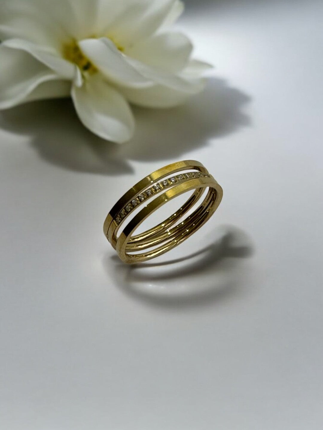 GOLD SLANTING LINE DIAMOND LAKSHMA RING