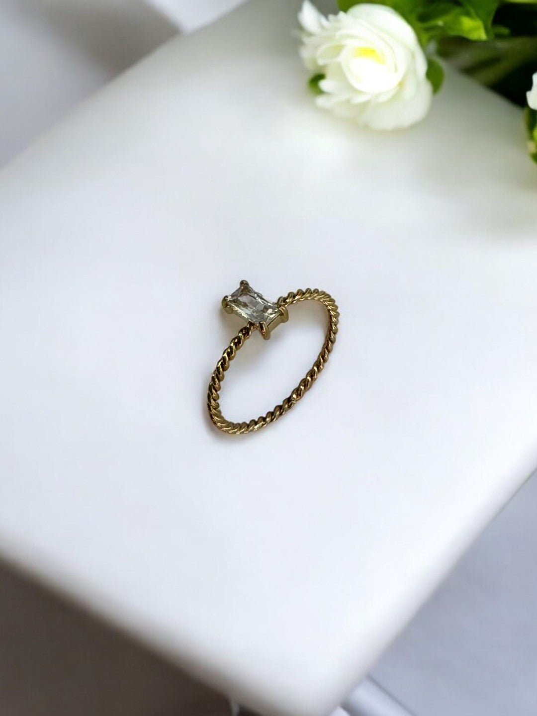 GOLD DIAMOND URMIE RING
