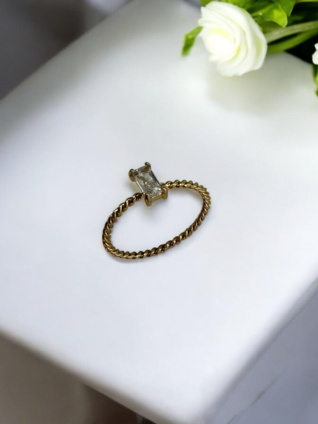 GOLD DIAMOND URMIE RING