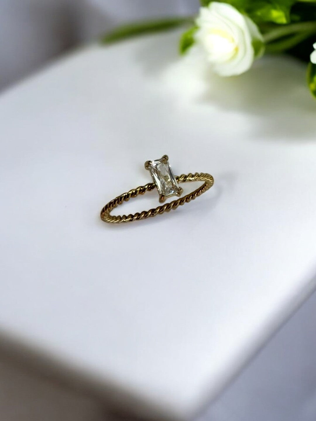 GOLD DIAMOND URMIE RING