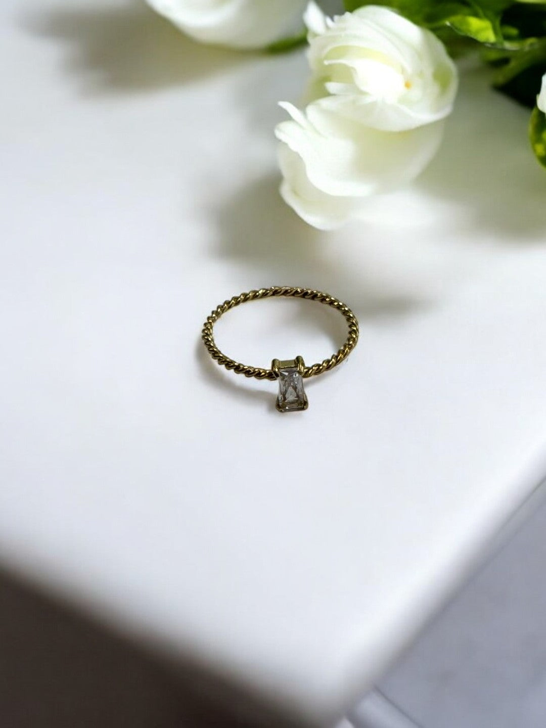 GOLD DIAMOND URMIE RING