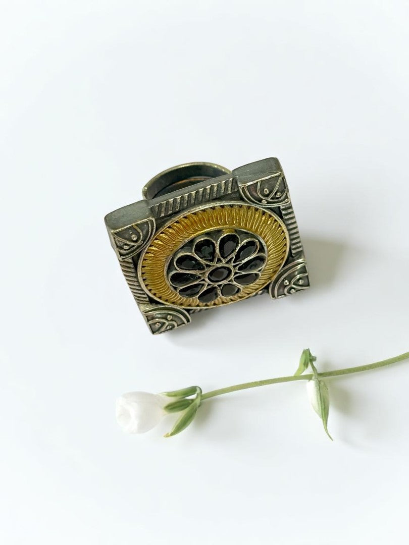 BLACK FLOWER AYANI GERMAN SILVER RING
