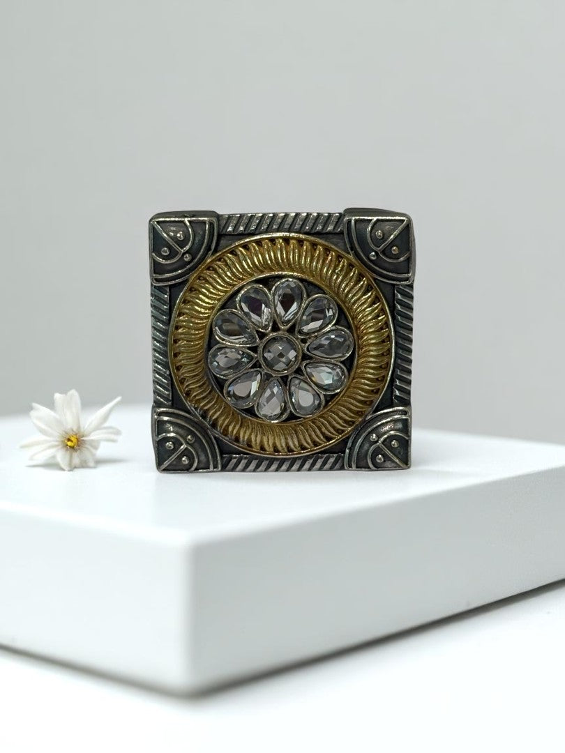 WHITE FLOWER AYANI GERMAN SILVER RING