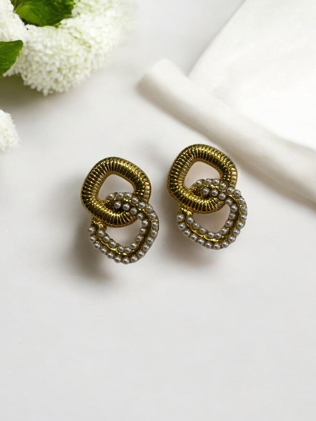 GOLD STACKED SQUARE WRINICA EARRINGS