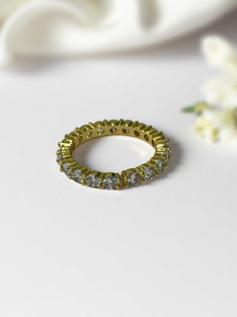 GOLDEN DIAMOND VINEE RING