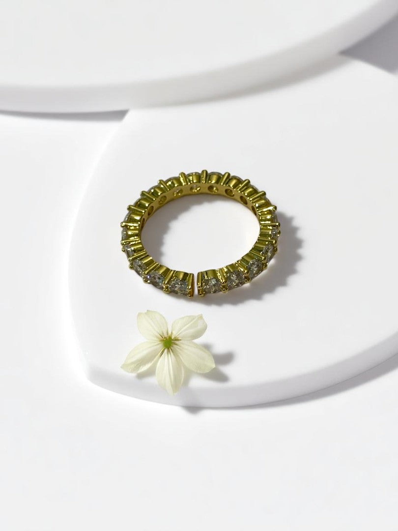 GOLDEN DIAMOND VINEE RING