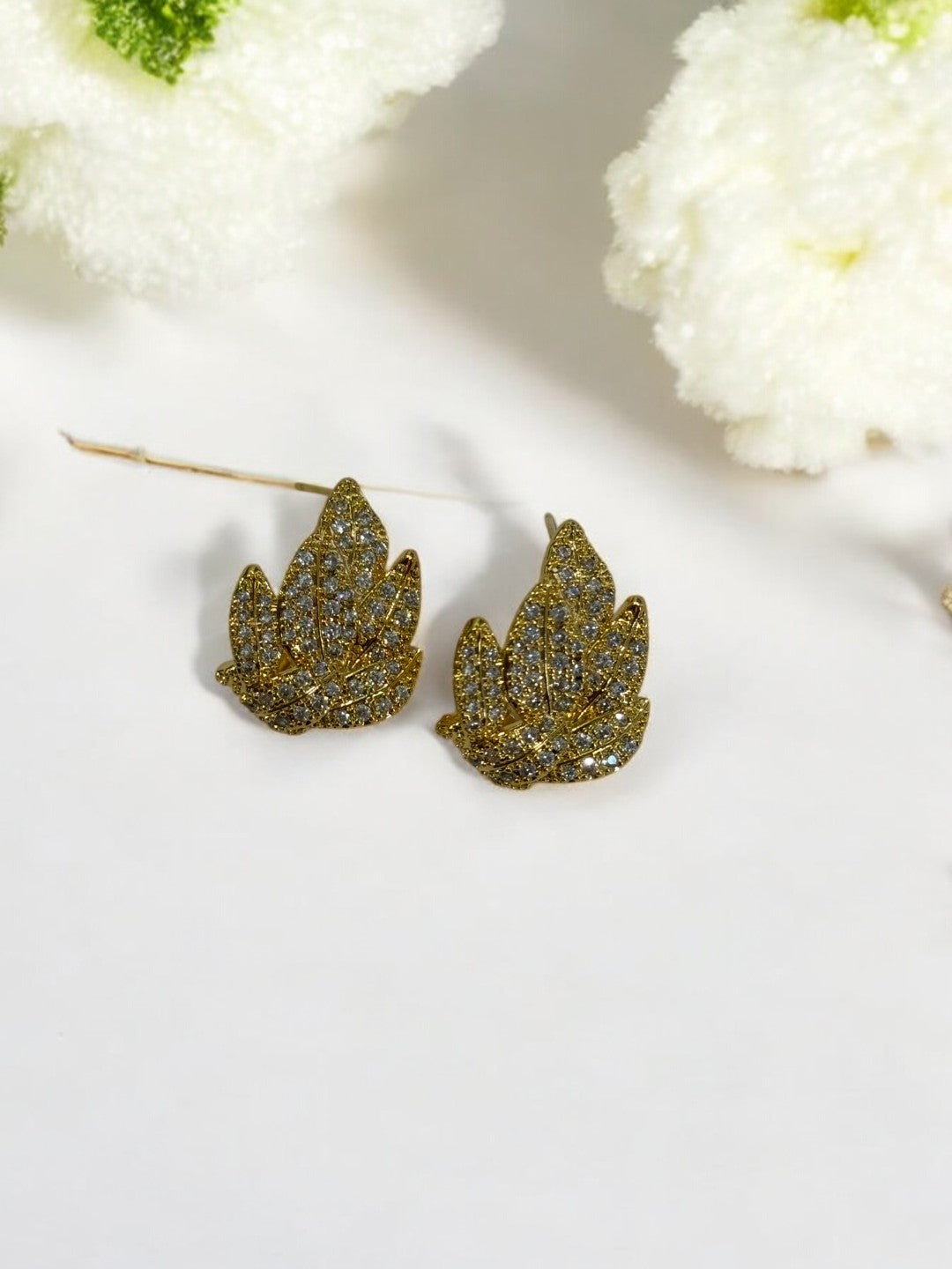 GOLDEN DIAMOND LEAF ALANIA EARRINGS