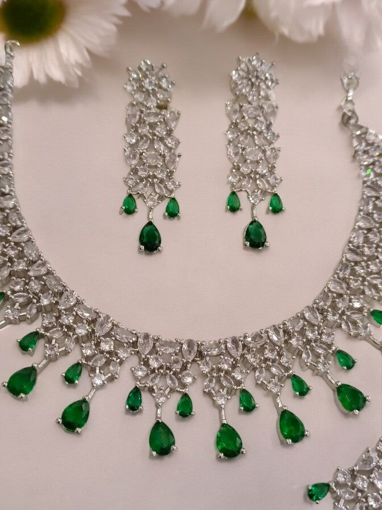 GREEN NAMYA DIAMOND JEWELLERY SET