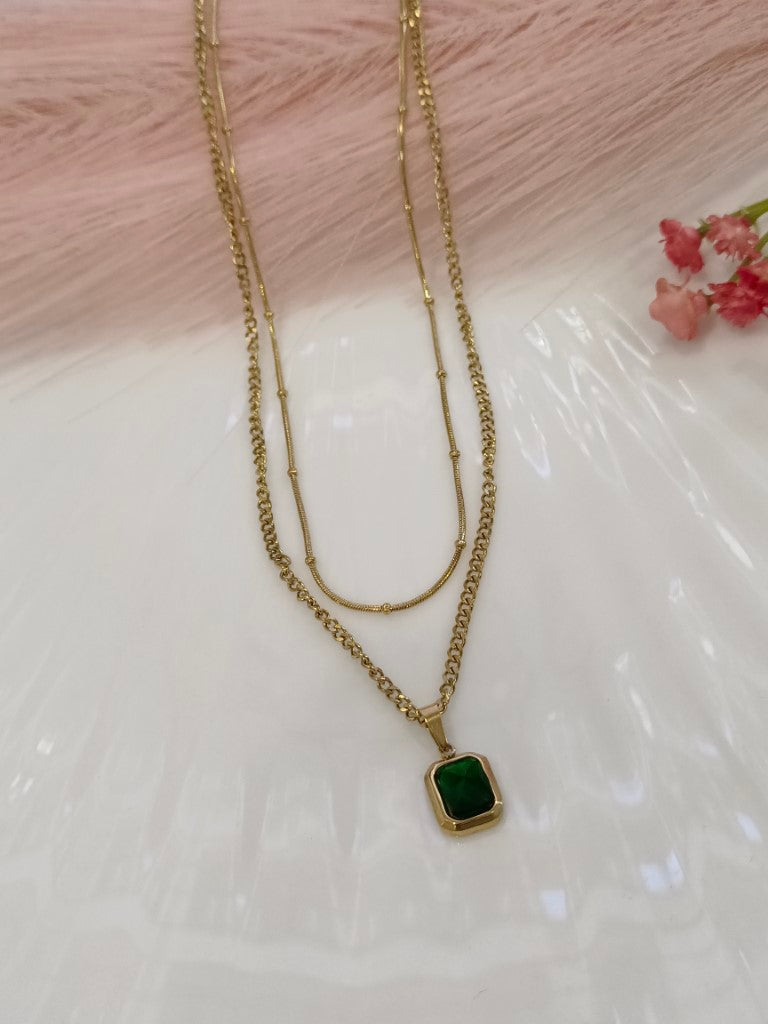GREEN LAYER NECKLACE
