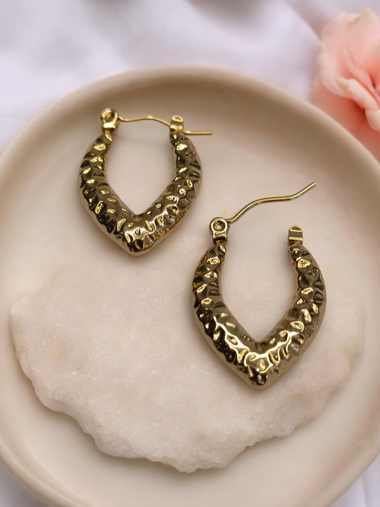 GOLD LEAF SHAPED MABEL EARRINGS