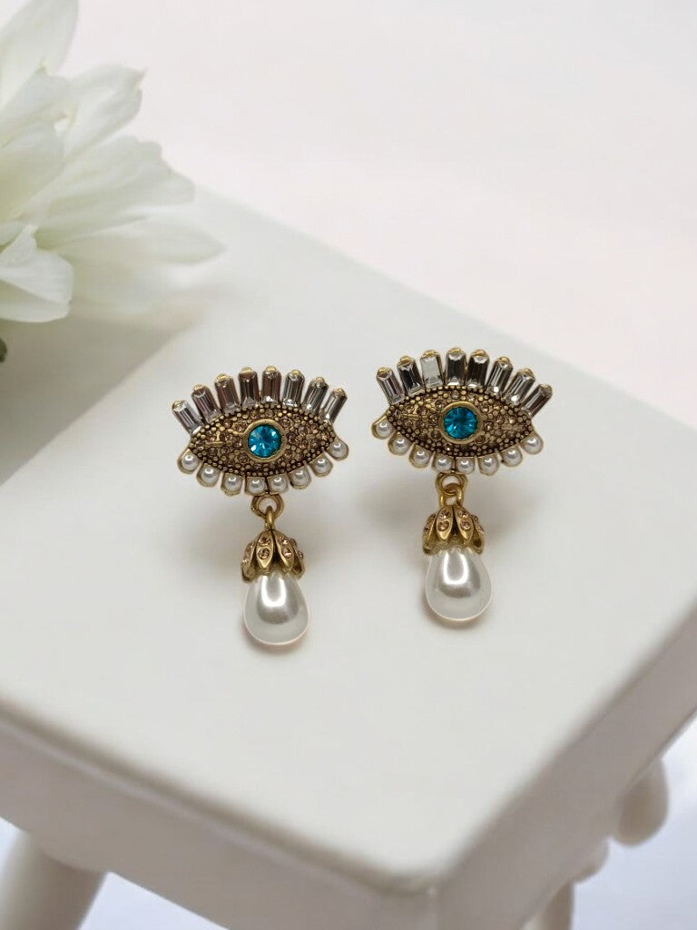 HANGING PEARL BELINDA EARRING