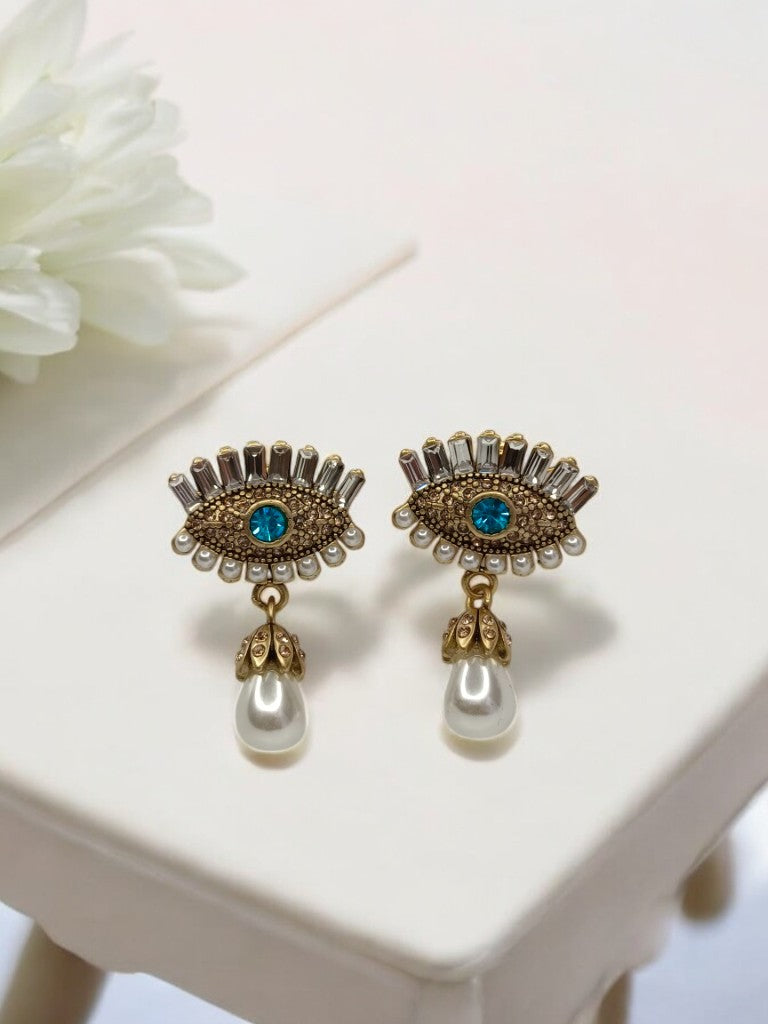 HANGING PEARL BELINDA EARRING