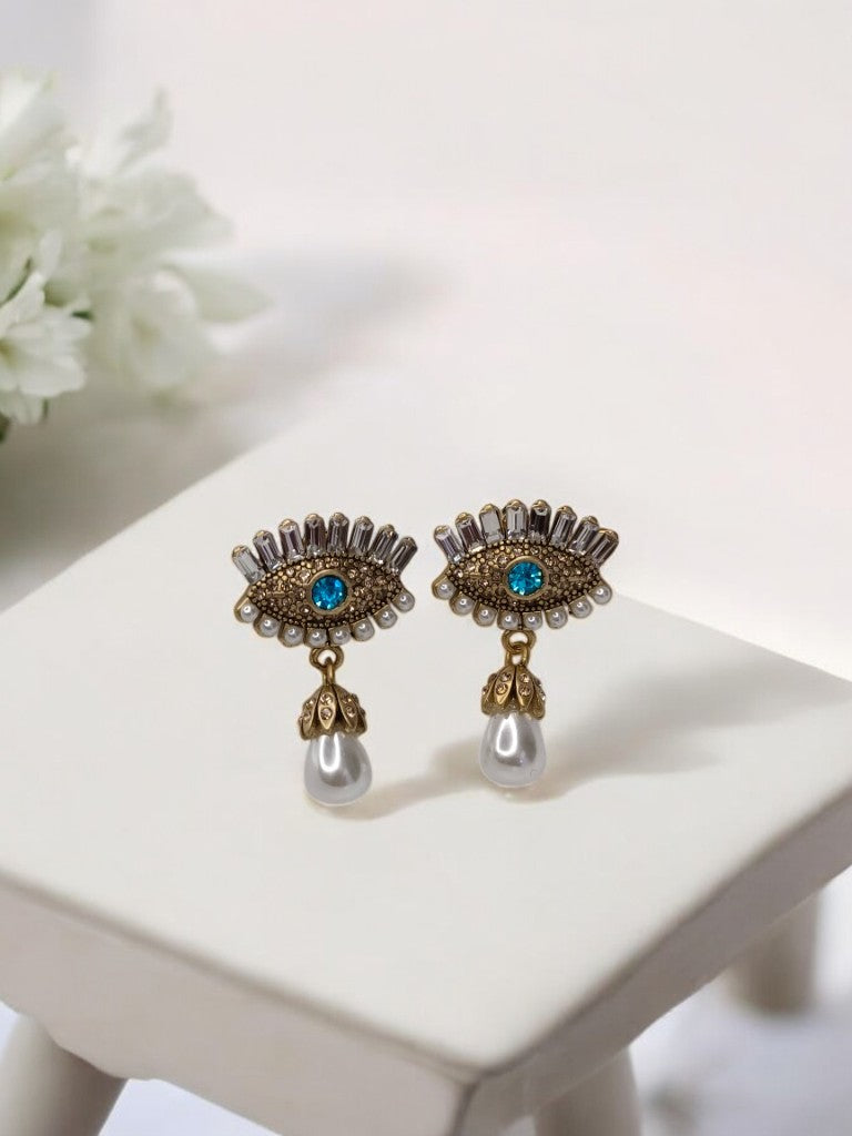 HANGING PEARL BELINDA EARRING