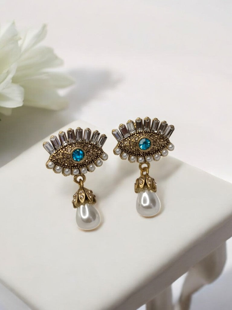 HANGING PEARL BELINDA EARRING