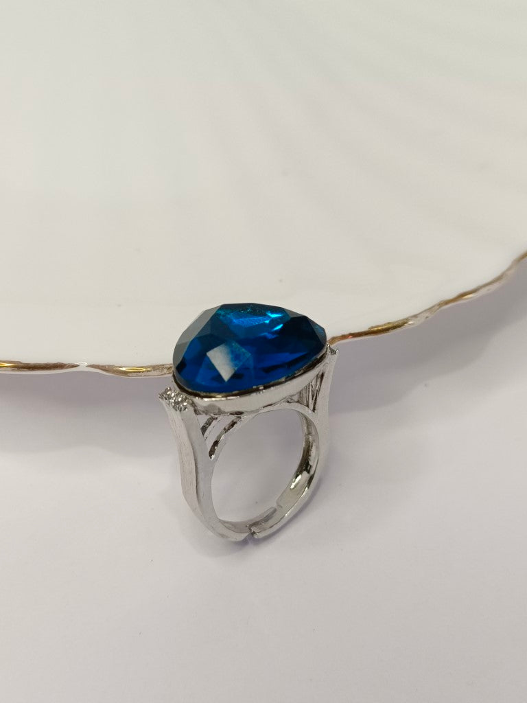 ROYAL BLUE DIAMOND NOA RING