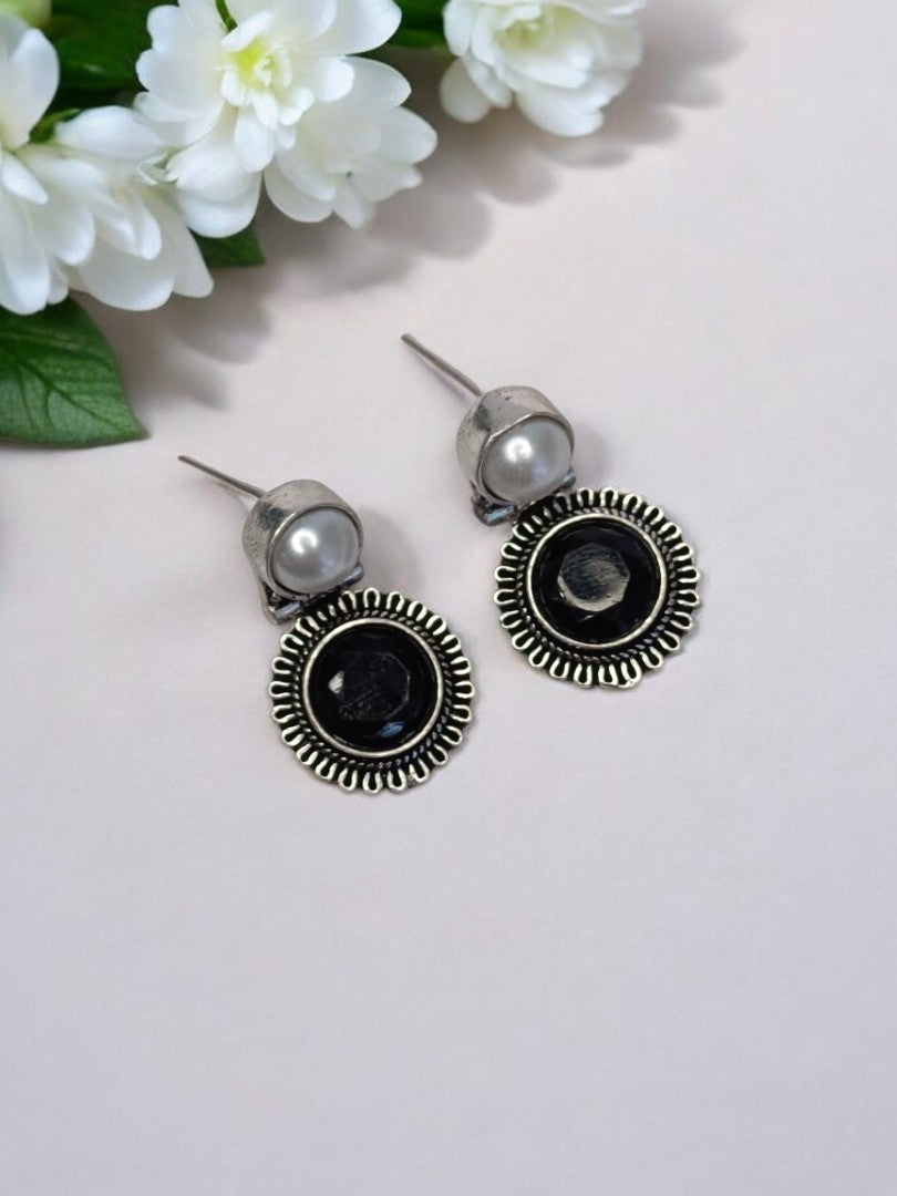 BLACK HITHANSHI GERMAN SILVER EARRINGS