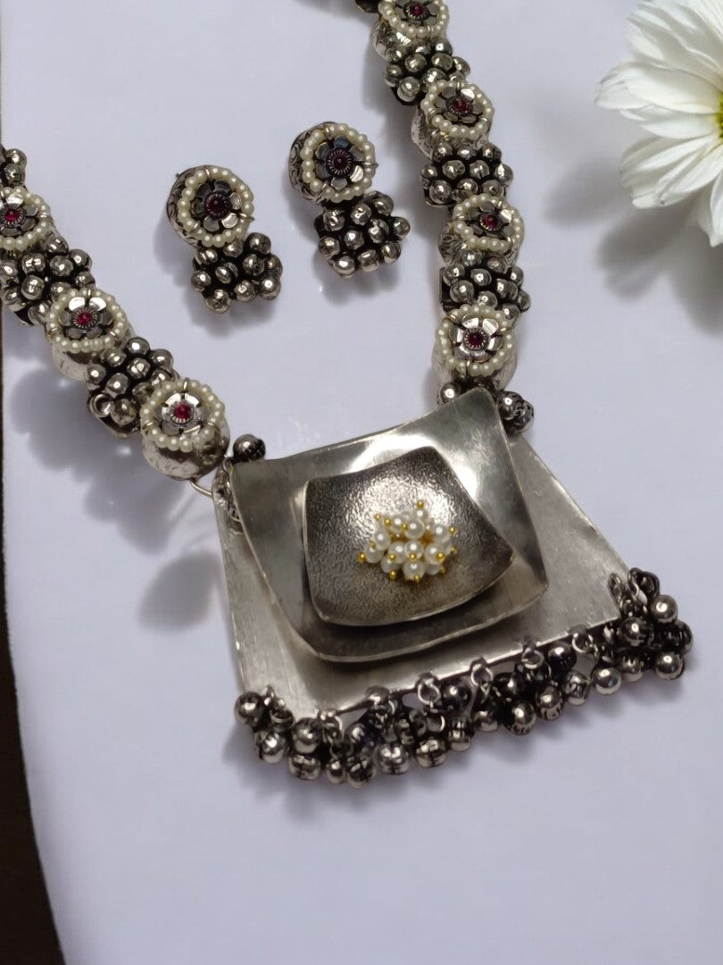 MANHSHVI GERMAN SILVER JEWELLERY SET