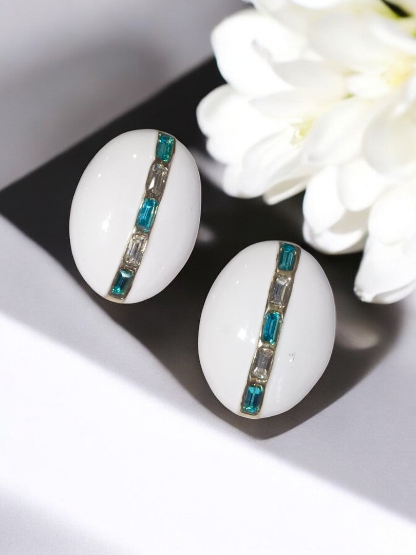 WHITE OVAL WILLIE EARRINGS