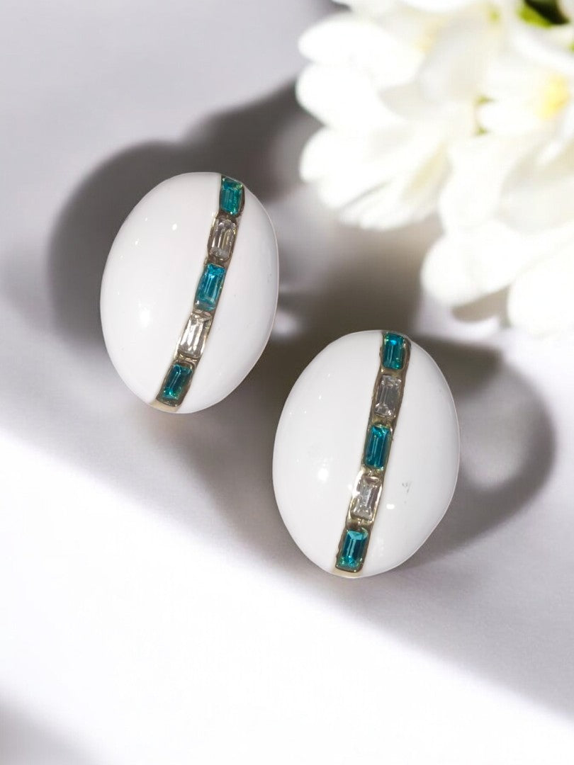 WHITE OVAL WILLIE EARRINGS