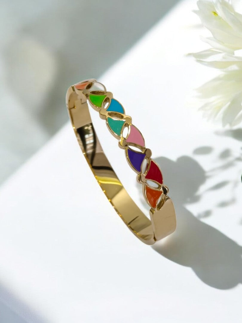 MULTI TRIANGLE AARIVANA BRACELET