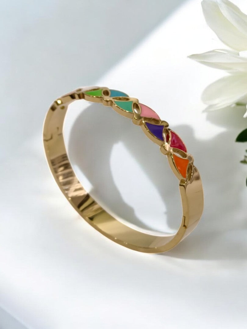MULTI TRIANGLE AARIVANA BRACELET