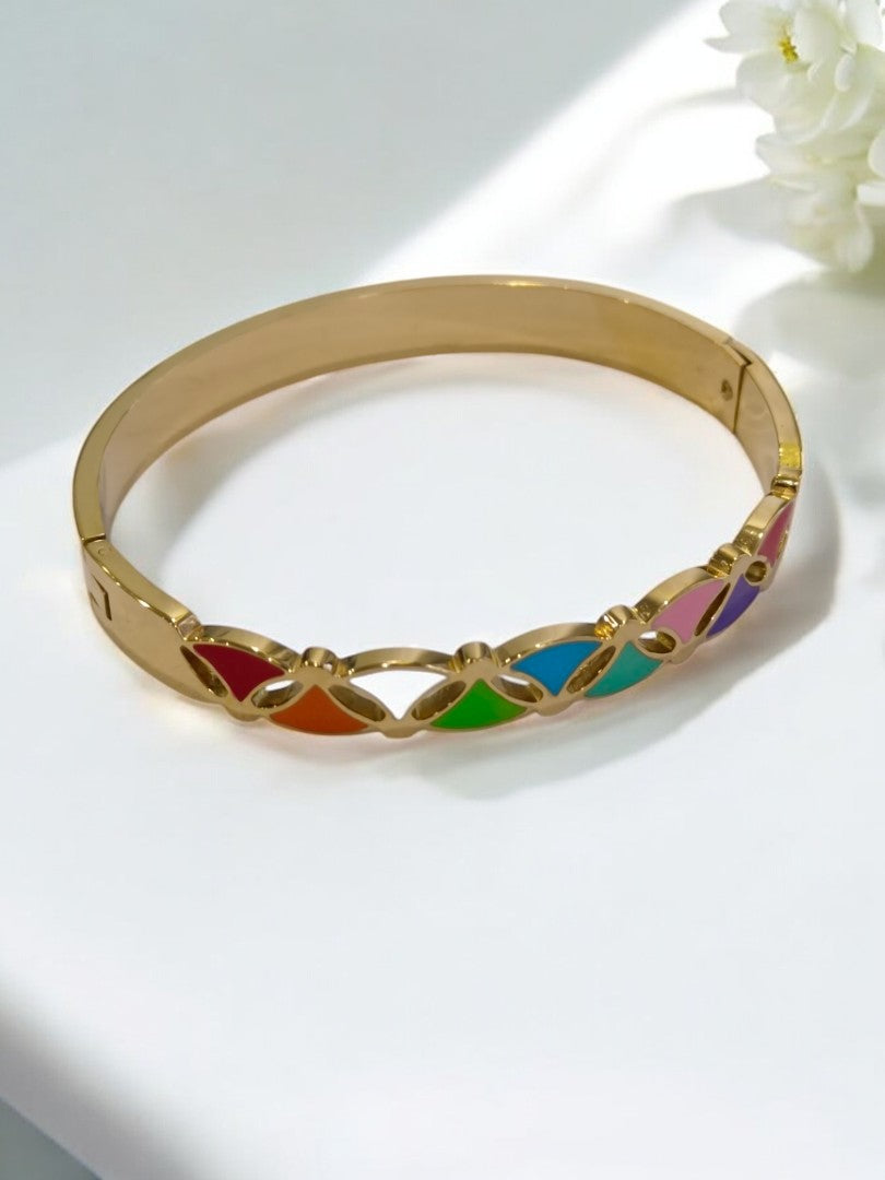 MULTI TRIANGLE AARIVANA BRACELET