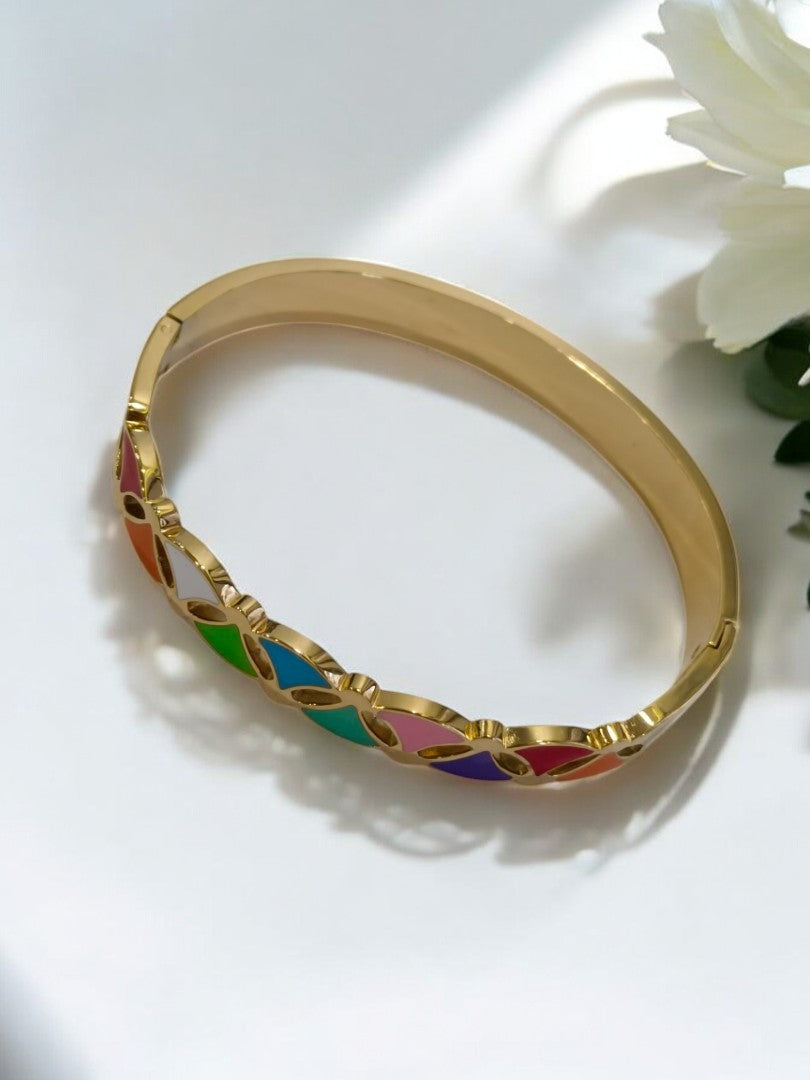 MULTI TRIANGLE AARIVANA BRACELET