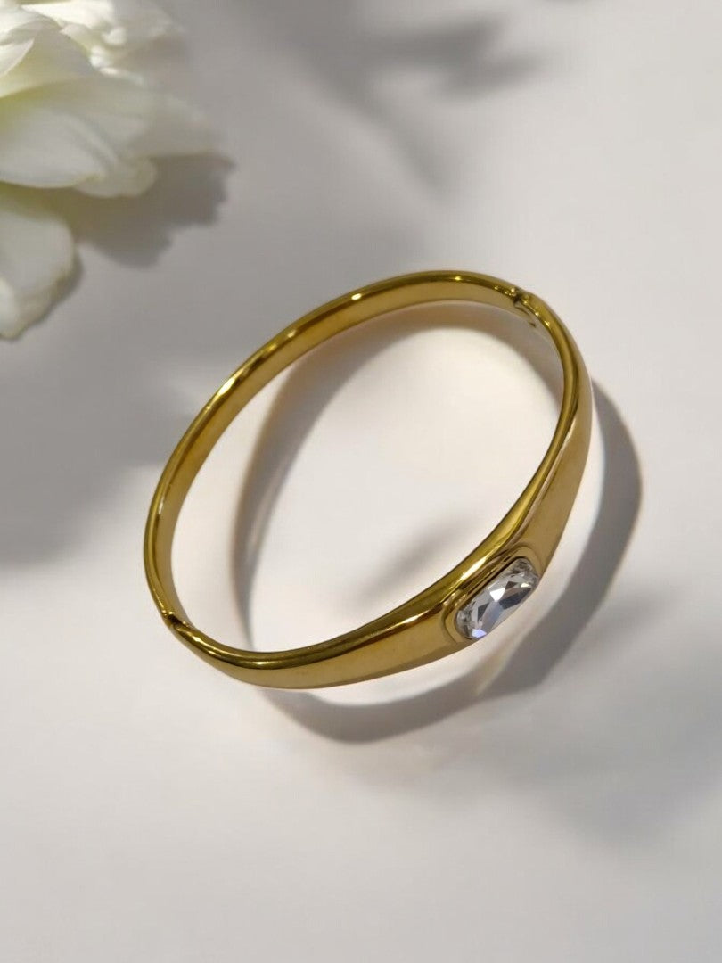 WHITE RECTANGULAR DIAMOND REED BRACELET