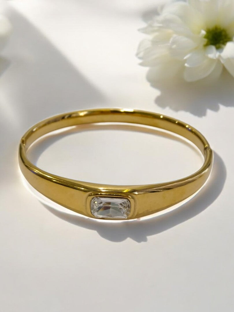 WHITE RECTANGULAR DIAMOND REED BRACELET