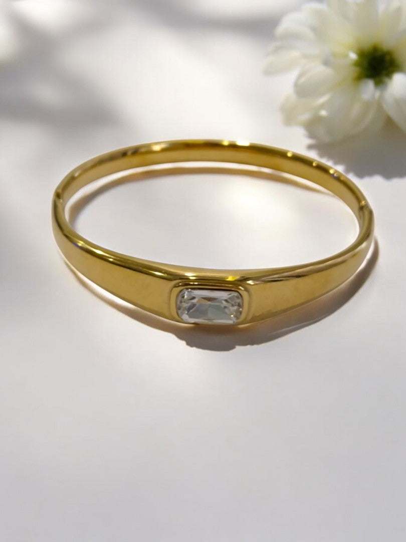 WHITE RECTANGULAR DIAMOND REED BRACELET