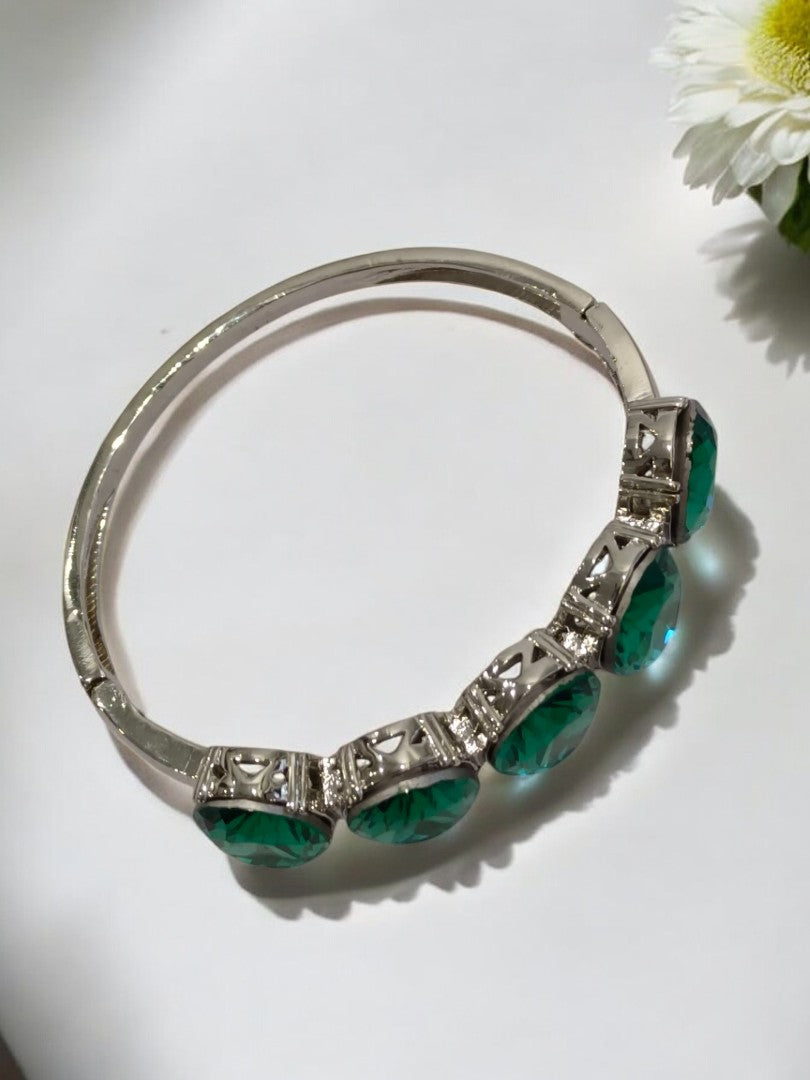 GREEN STONE MADDOXY BRACELET