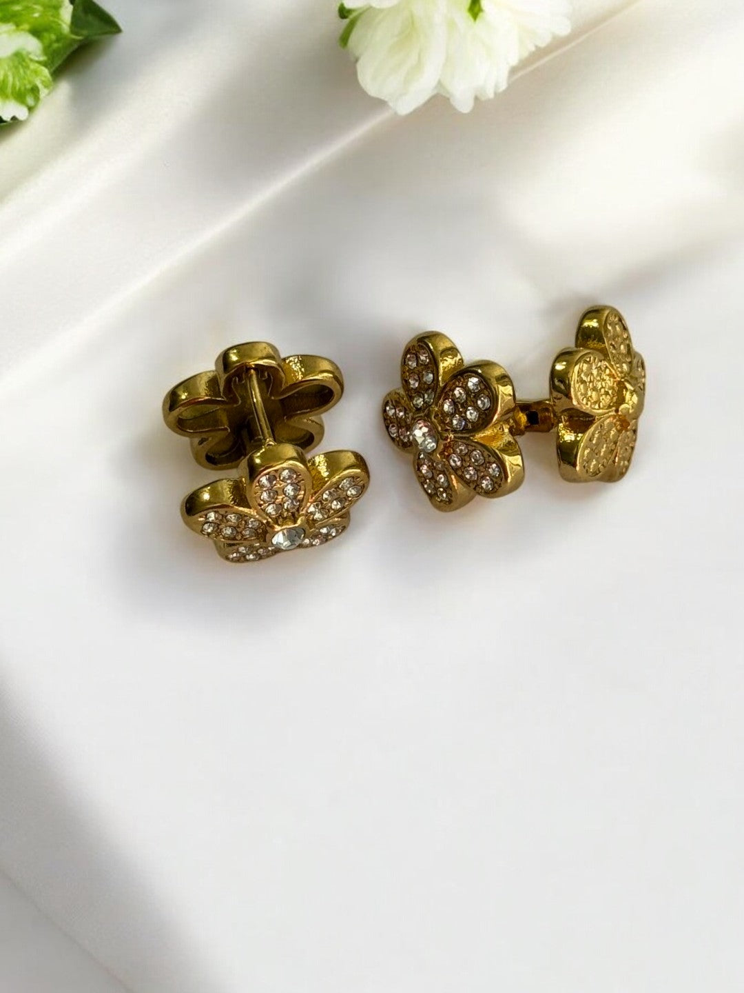 GOLDEN DIAMOND FLOWER RUDRIE EARRINGS