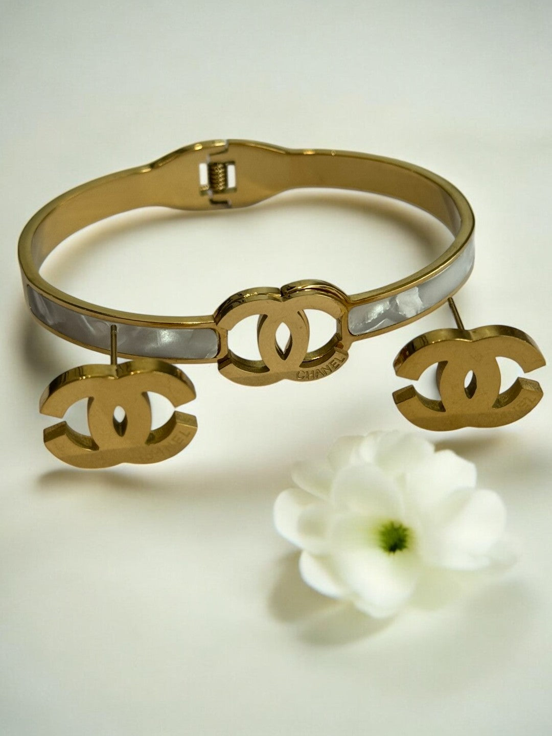WHITE TRISTAN BRACELET AND EARRING (COMBO)